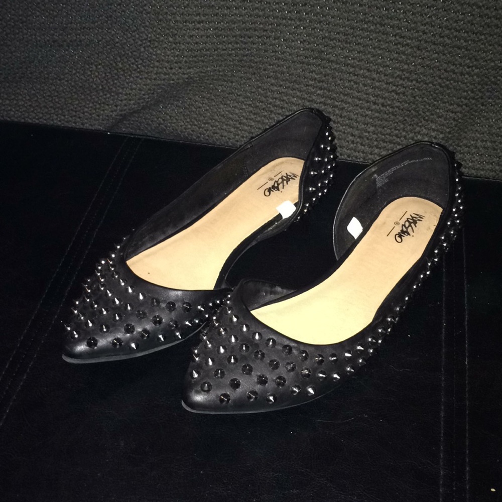 Spiked flats size 8